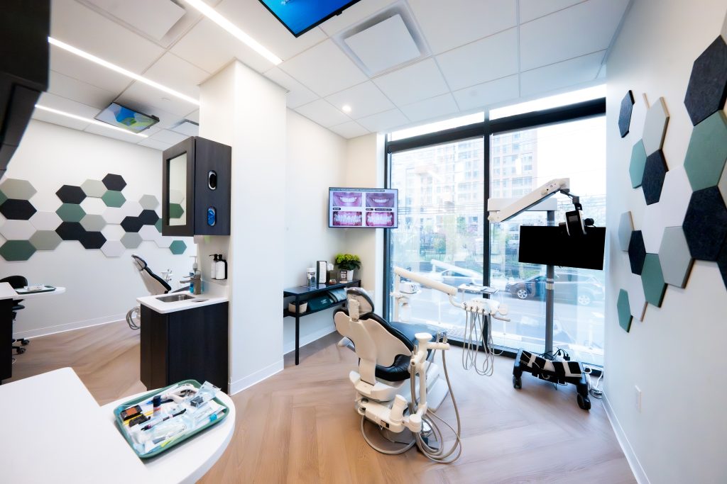 Modern dental operatory at Limitless Dental in Jersey City where wisdom teeth removal is performed with local numbing or IV sedation.